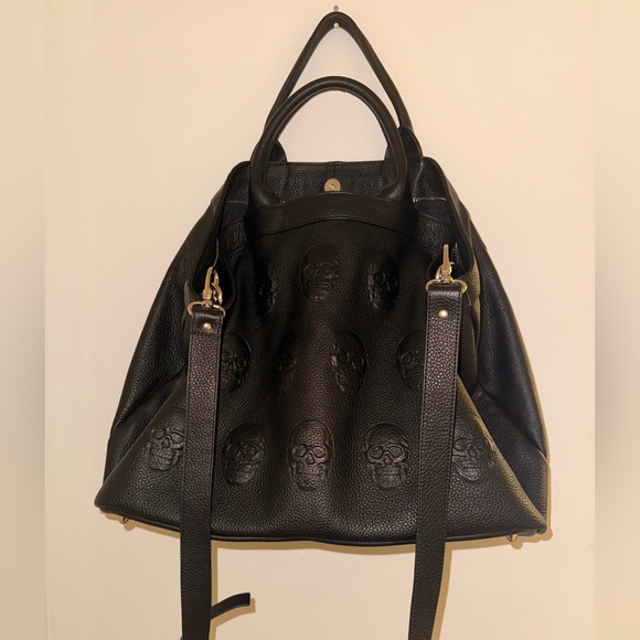 Viral TikTok bag!! IO Pelle Leather Skull Tote! - Picture 4 of 7